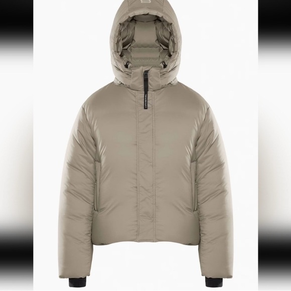 Aritzia Jackets & Blazers - Aritzia (Black) NWT Super One-Puff Jacket